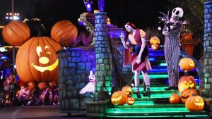 Conheça o Show e a Parada de Halloween da Disneyland Califórnia 26