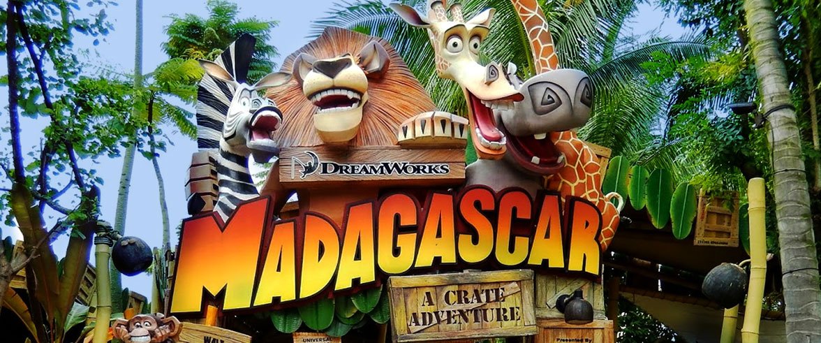 Мадагаскар кинотеатр билеты. Юниверсал Сингапур Мадагаскар. Madagascar a Crate Adventure Сингапур. Парк Юниверсал Студиос Madagascar a Crate Adventure. Тематический парк Юниверсал Студиос Madagascar 2 a Crate Adventure.